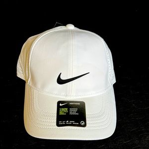 Nike Women’s Aerobill Golf Hat - New